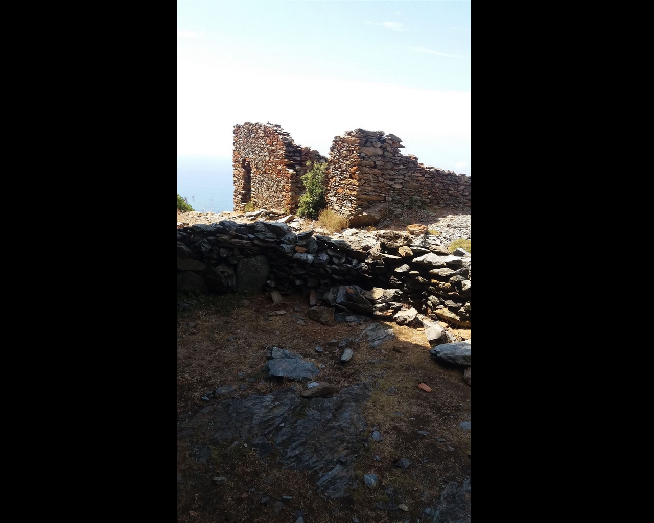 16 Ancienne habitation de mineurs en ruines
