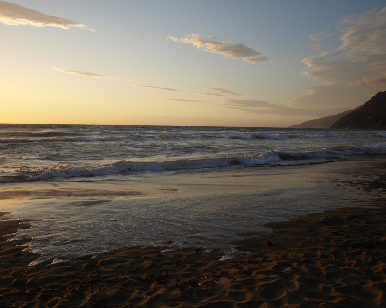 27 La plage au coucher du soleil
