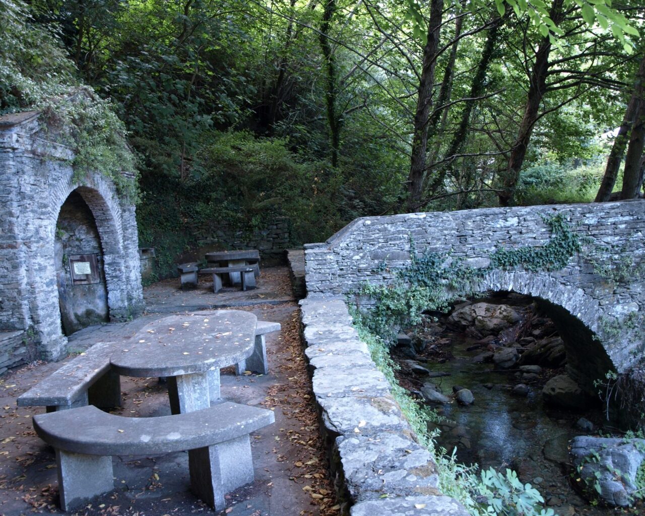 04 Le pont et la fontaine a U Castellu