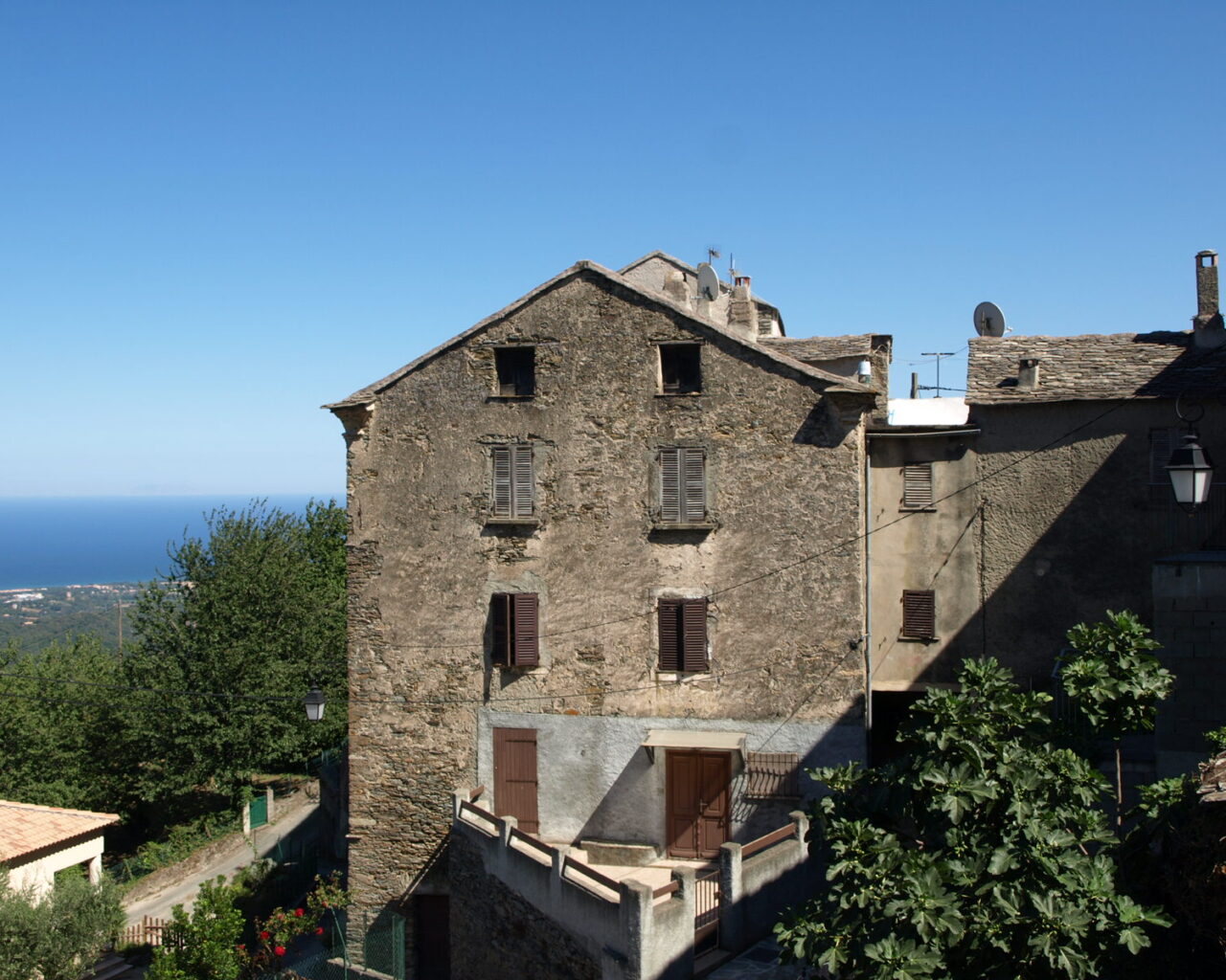 05 Le hameau de Chigliacci avec ses hautes maisons bourgeoises