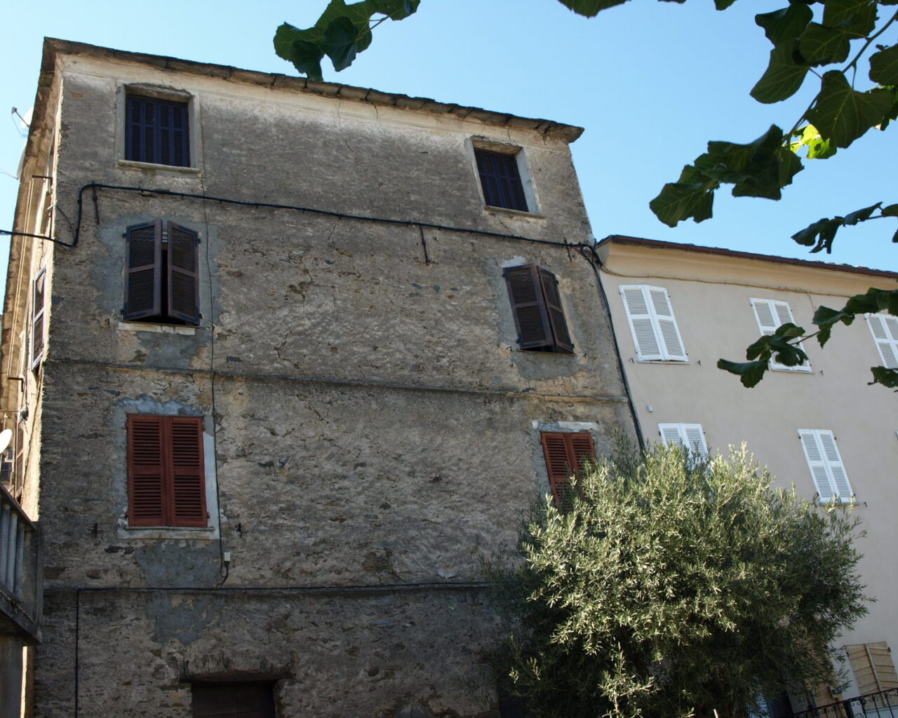 06 Le hameau de Chigliacci avec ses hautes maisons bourgeoises
