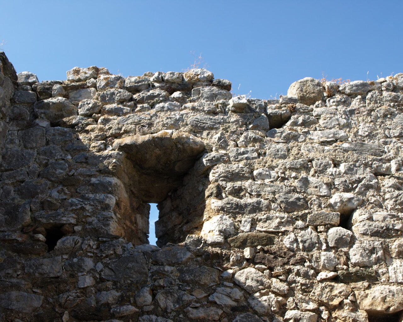 11 Les vestiges du chateau de Suprieta