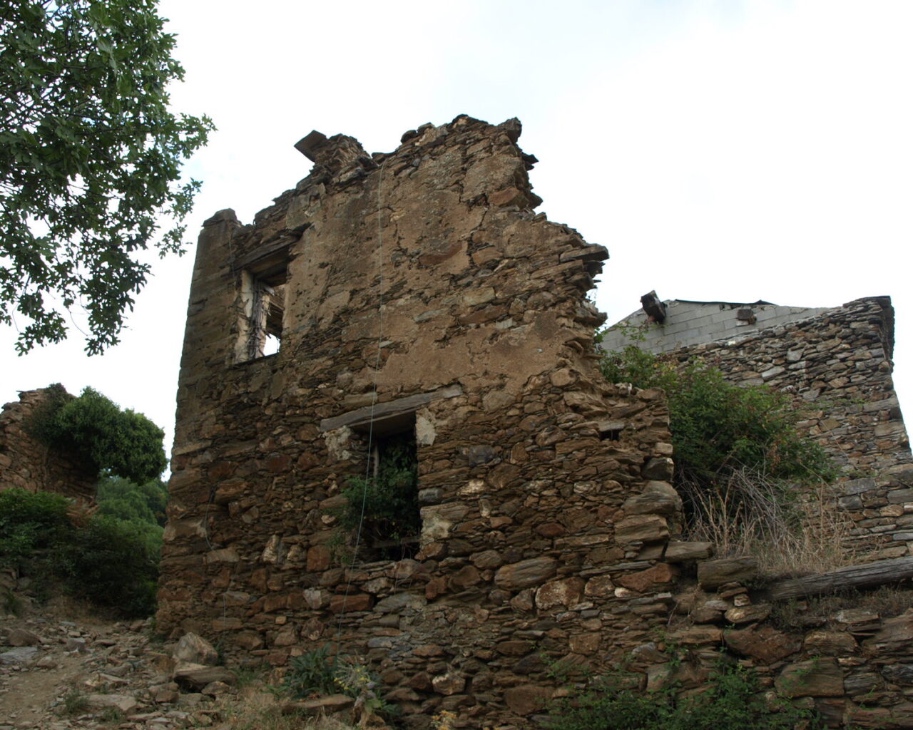 14 Le hameau de Sorbello est quasi abandonne.