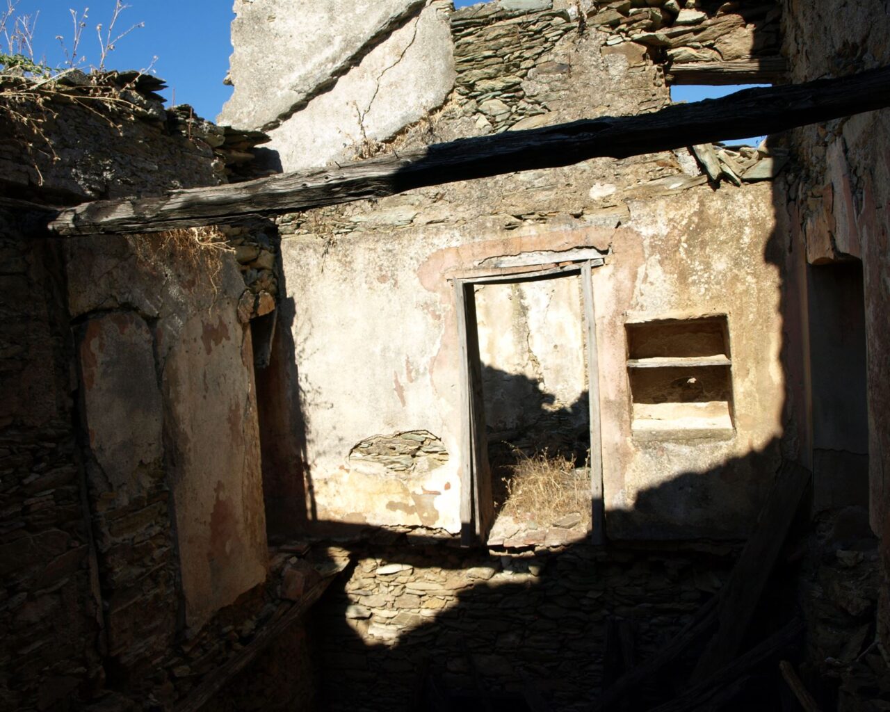 16 Ruines du hameau de Caracu