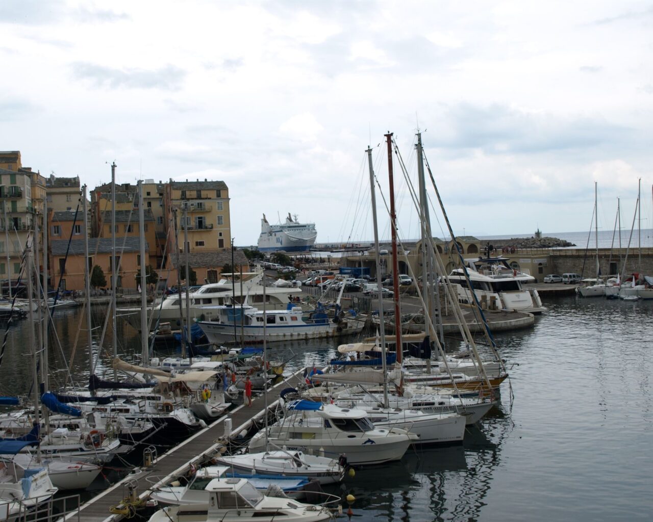 43 Vue panoramique de la rade de Bastia