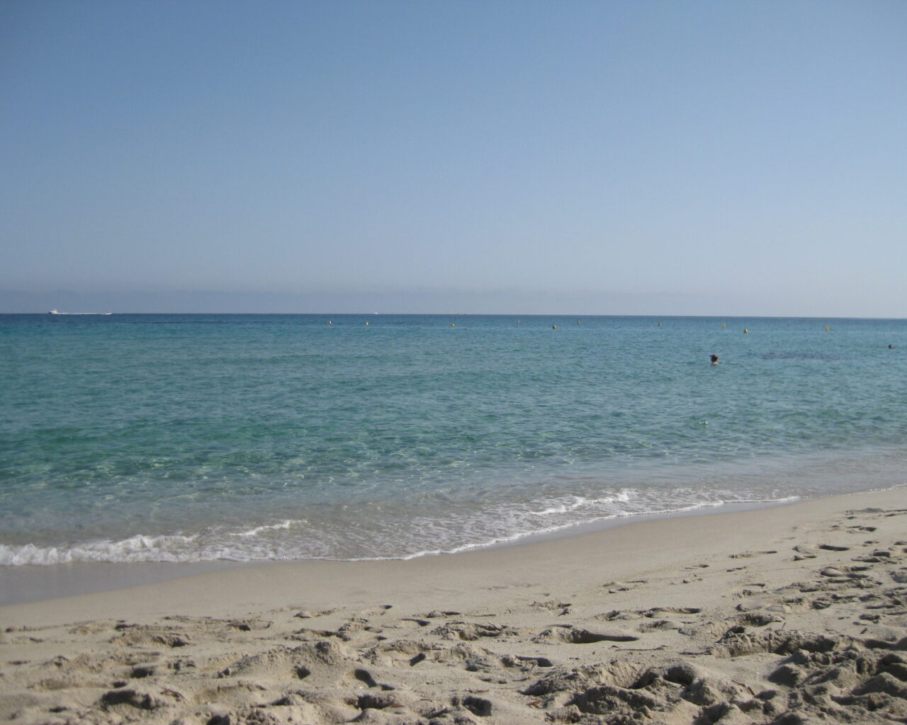 03 A cote de la plage de Bodri la jolie plage de Giunchetu.