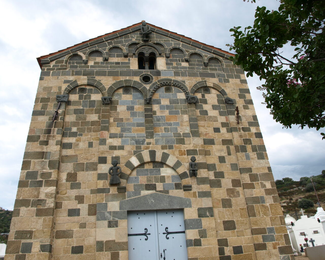 01 Leglise de la Trinite et de San Giovani a Aregno