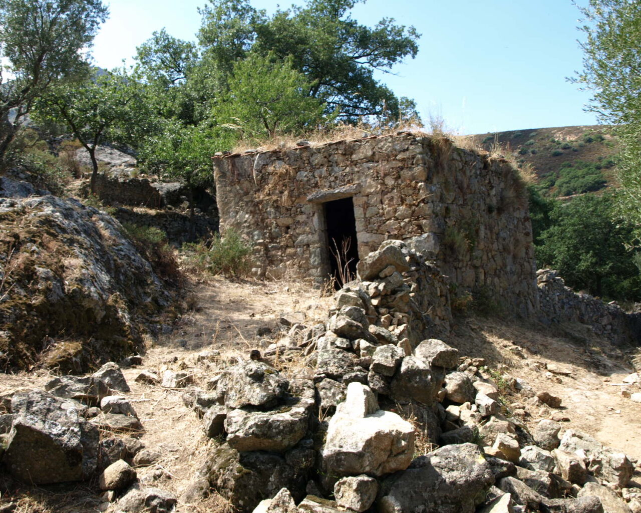 16 Ruines de lancien village de Giustiniani abandonne au XVIeme siecle