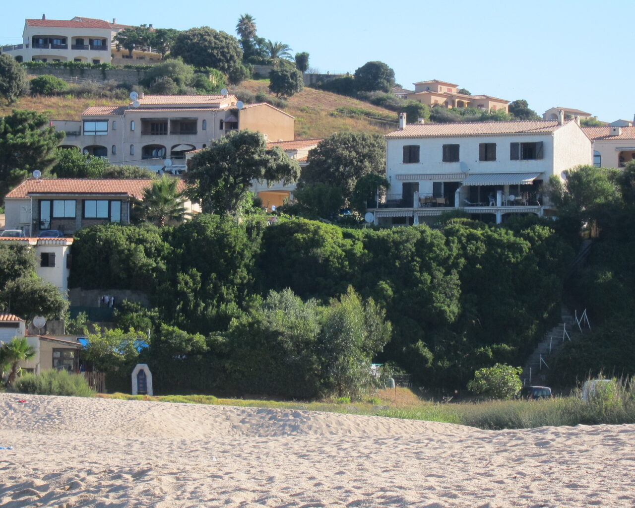 04 Les résidences de Masorchia vue à partir de la plage