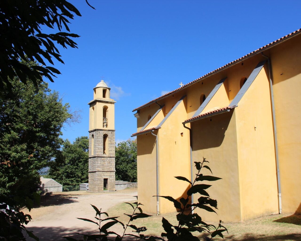 10 L'église Santa Lucia et son campanile