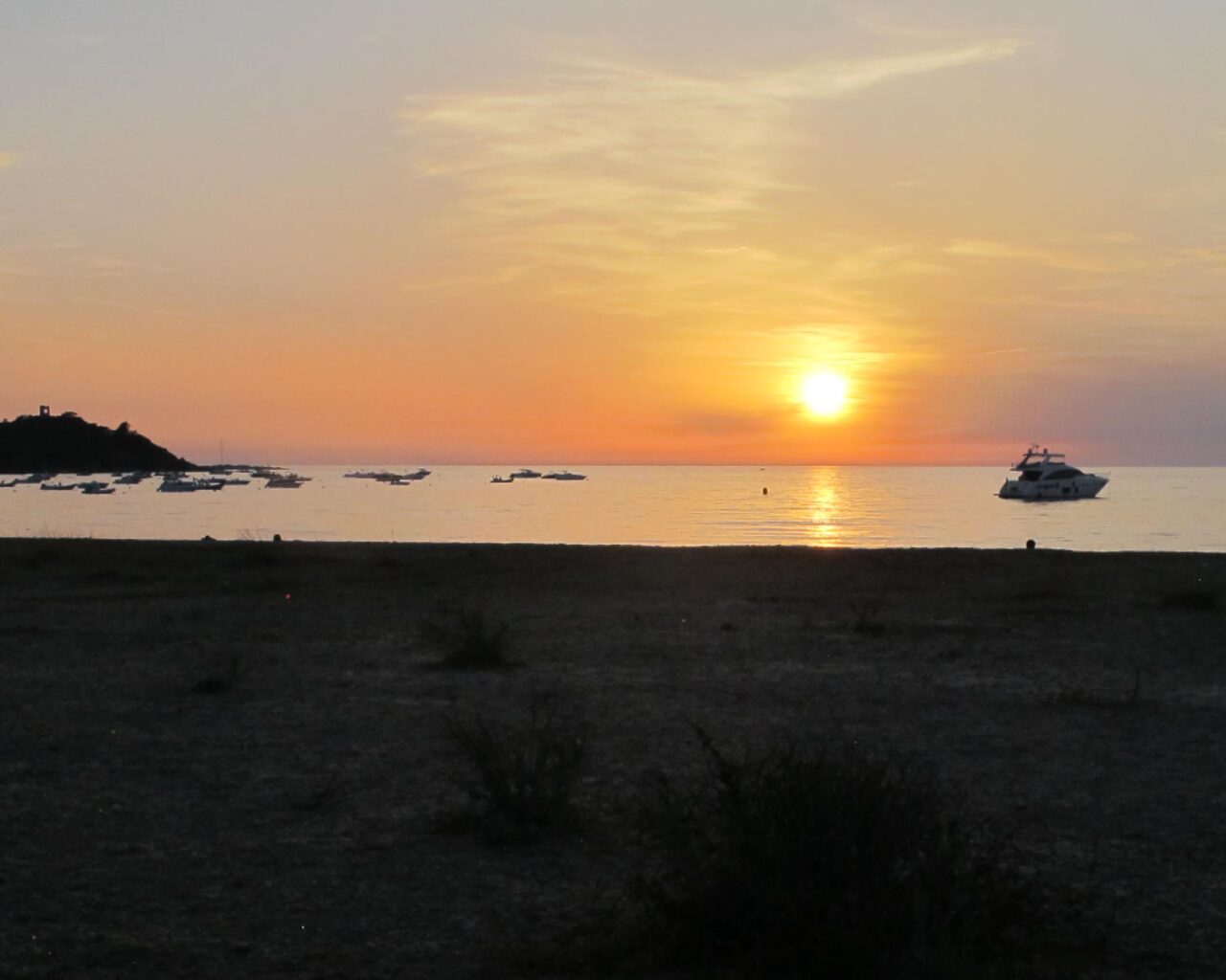 26 Coucher du soleil depuis la plage du Stagnone.JPG