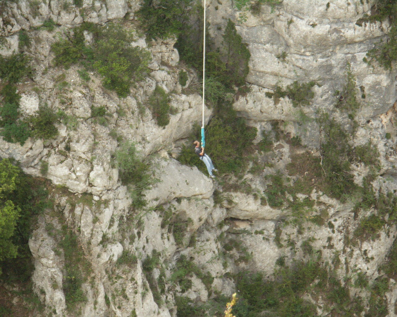 09 Le pont de l'Artuby, cadre privilégié pour le saut à l'élastique (182m)