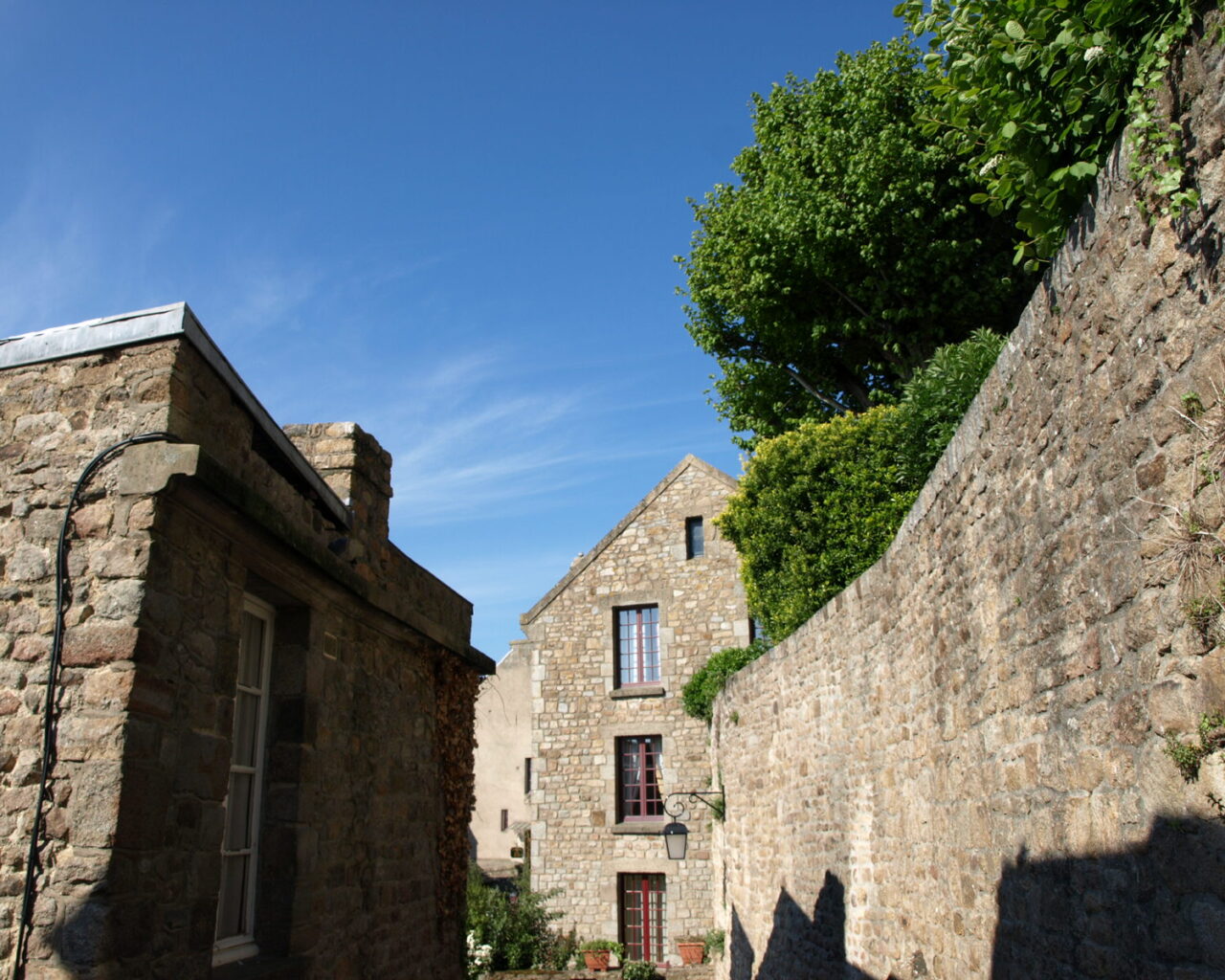 15 Le village du Mt St Michel