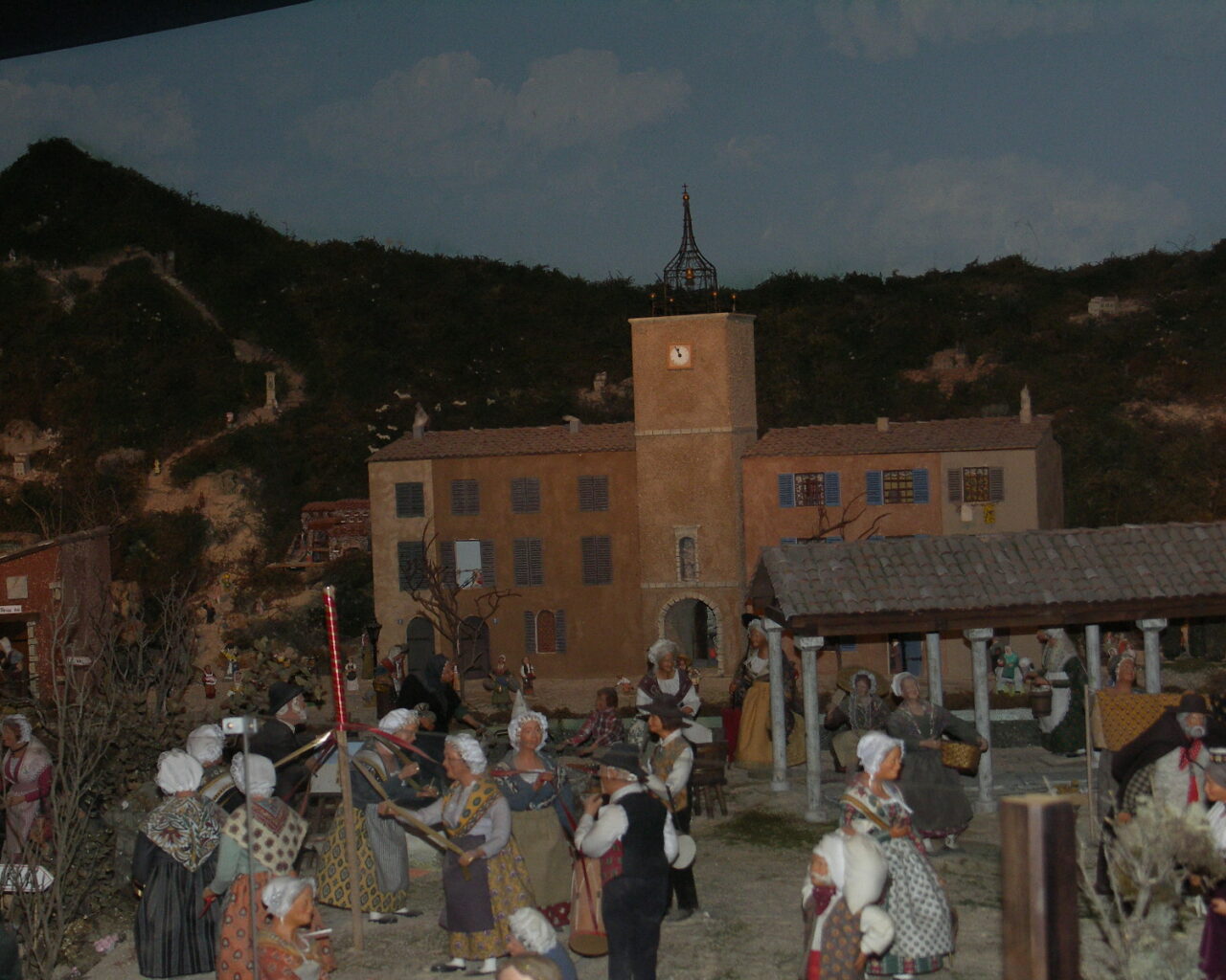 16 Un village provençal et une crèche, installés dans la salle Marcel Pagnol avec un petit spectacle son et lumière