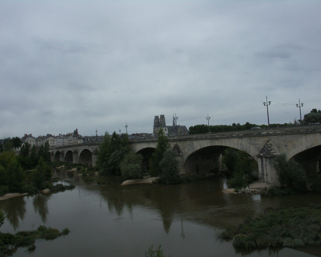 20 Vue sur Orléans et la Loire