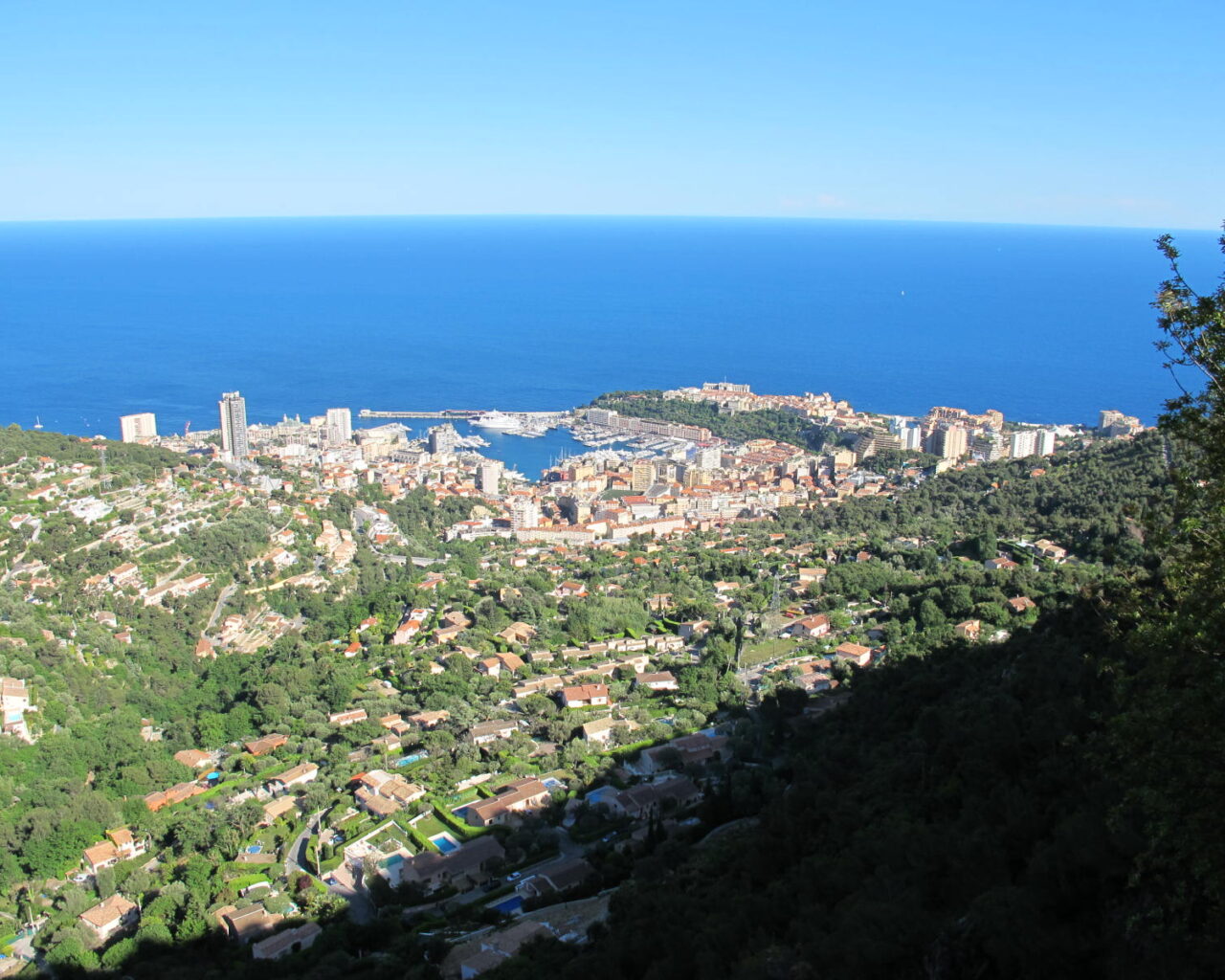 05 La Turbie surplombant la baie de Monaco