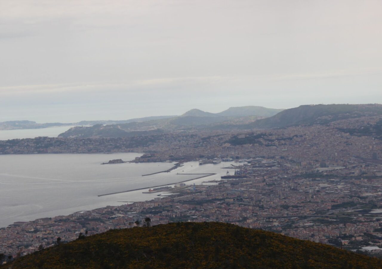 01 Vue sur Naples depuis le Vésuve