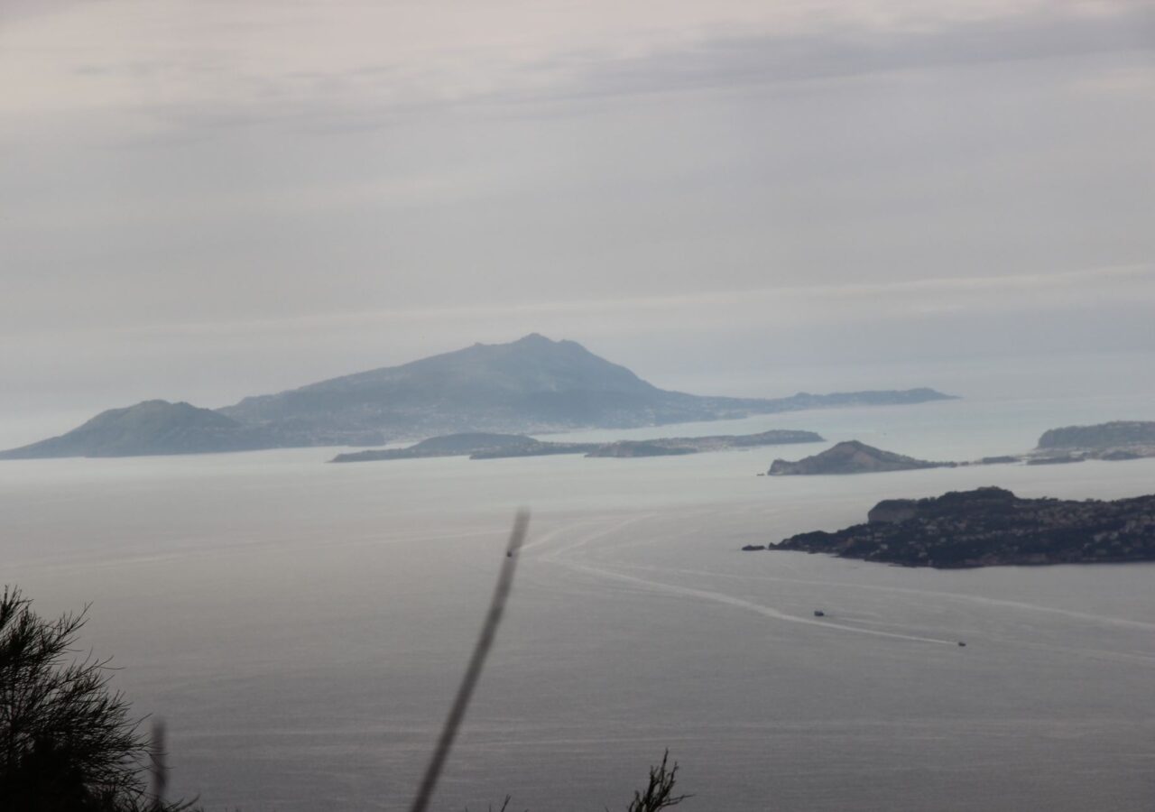 02 Vue sur Capri depuis le Vésuve