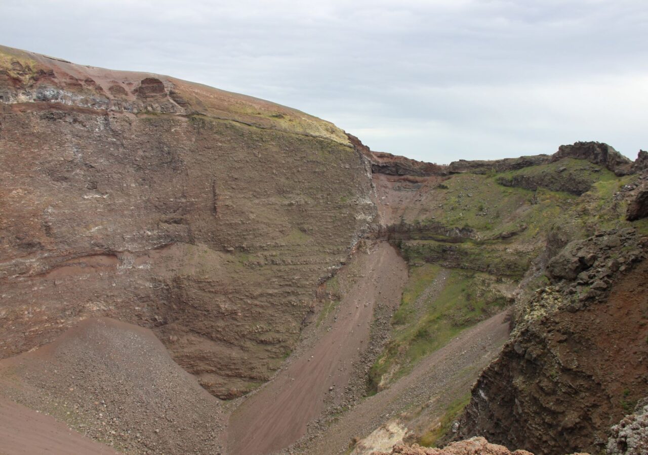 03 Le Vésuve est un somma strato volcan