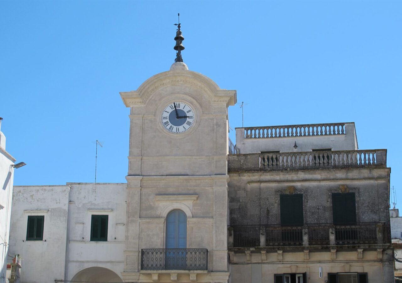 03 Tour de l'horloge située sur la place Vittorio Emanuele III