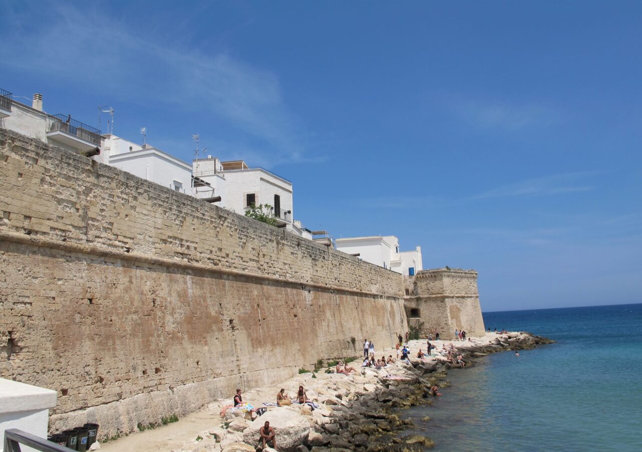 04 Fortification côtière située à l'extérieur de la ville de Monopoli,