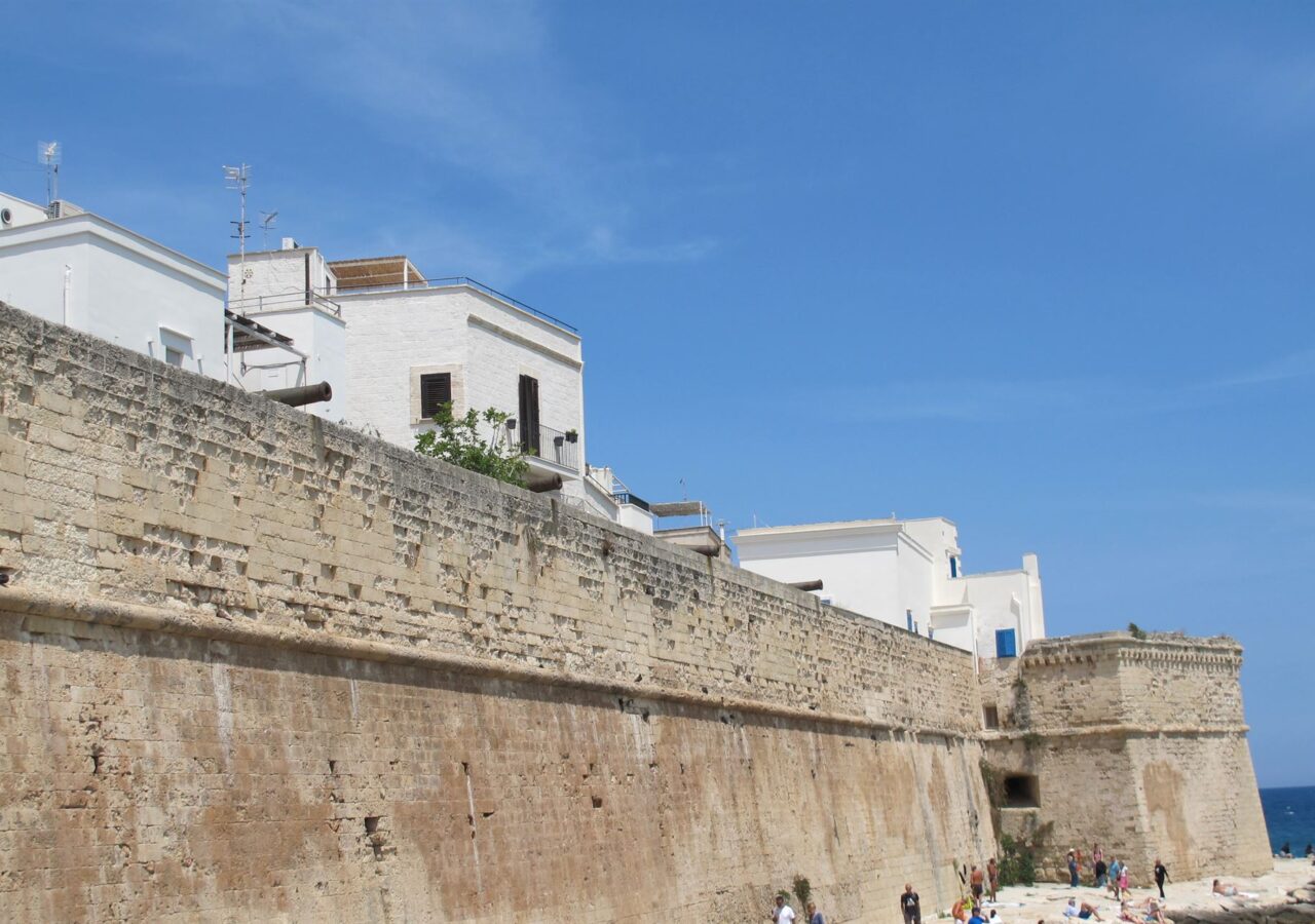 05 Fortification côtière située à l'extérieur de la ville de Monopoli,