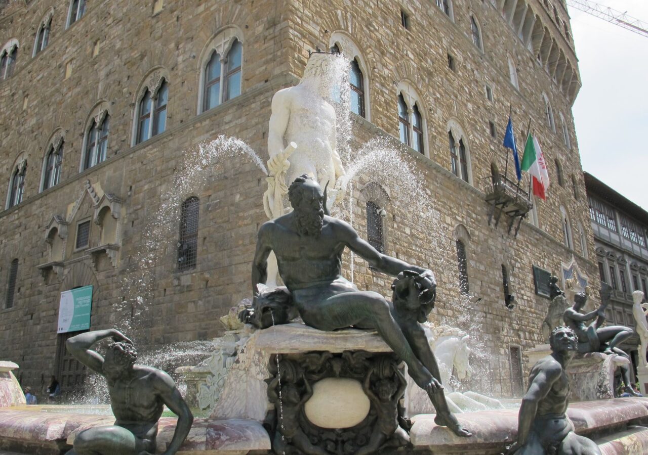 06 La fontaine de Neptune sur la Pizza della Signoria