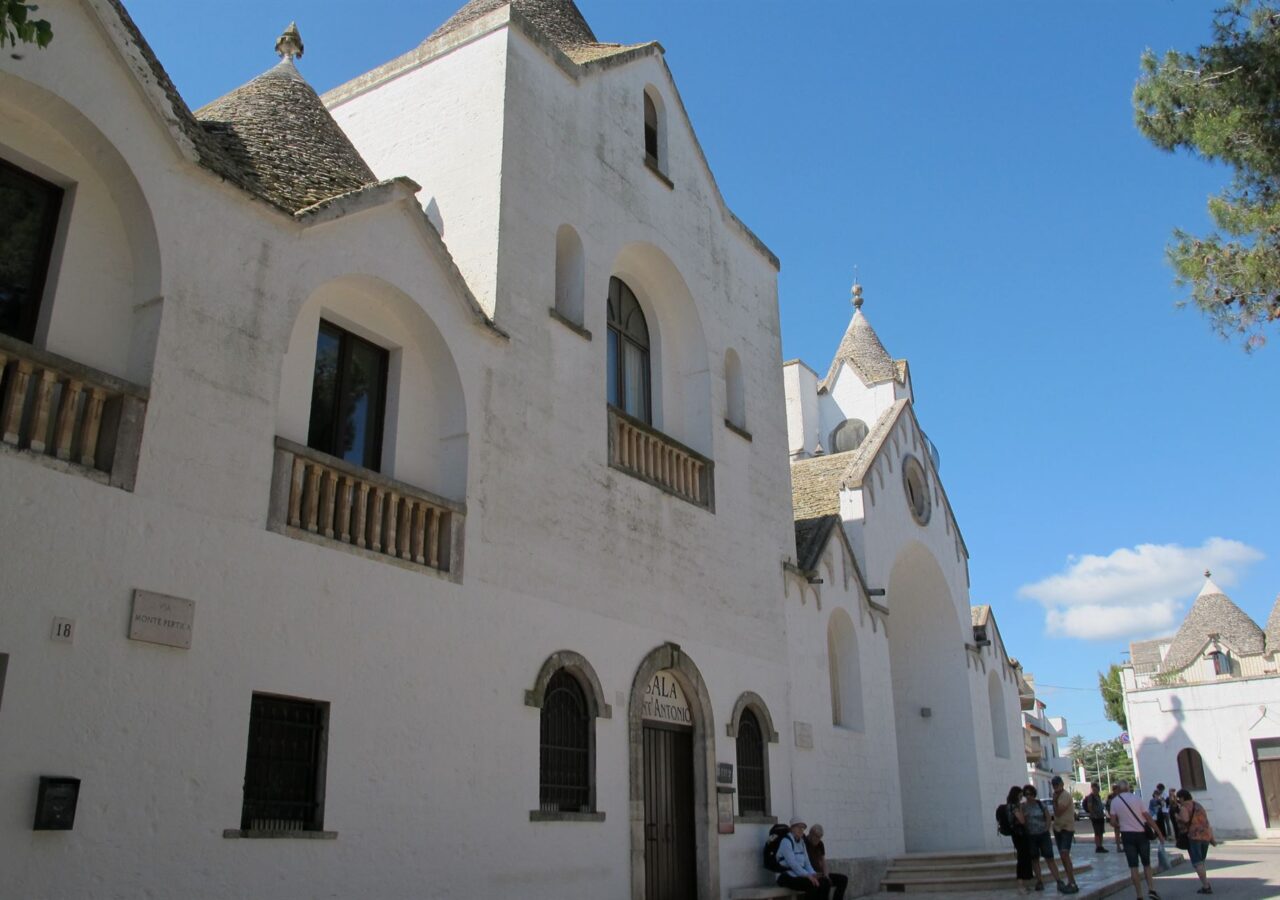 06 L'église Sant’Antonio, imbriquée dans les autres constructions