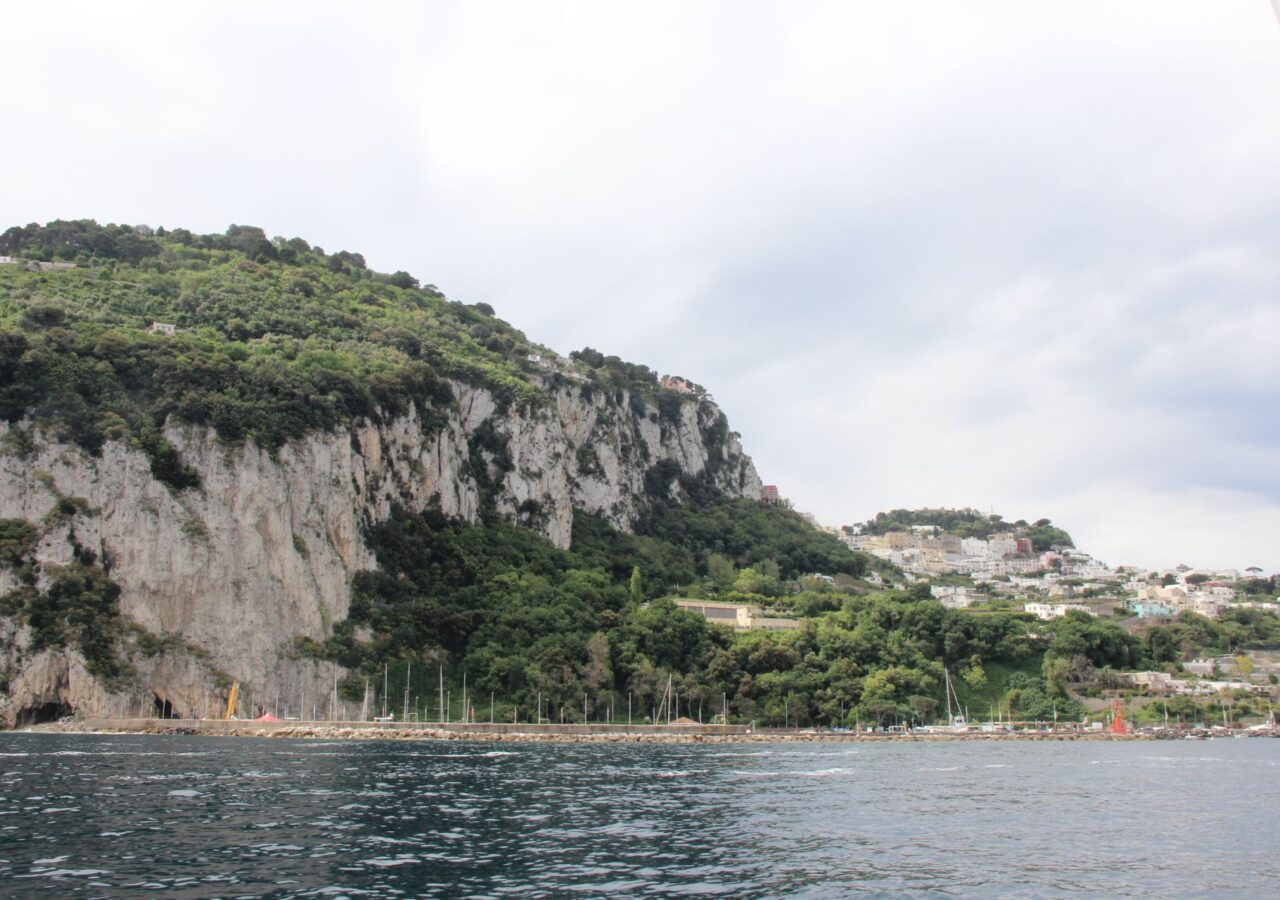 09 Vue sur le port de Capri