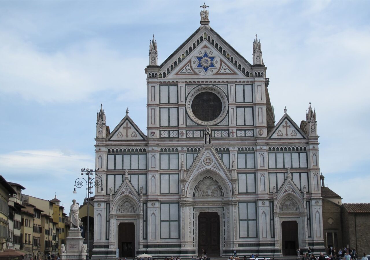 12 Basilique Santa Croce, petite église érigée en 1252