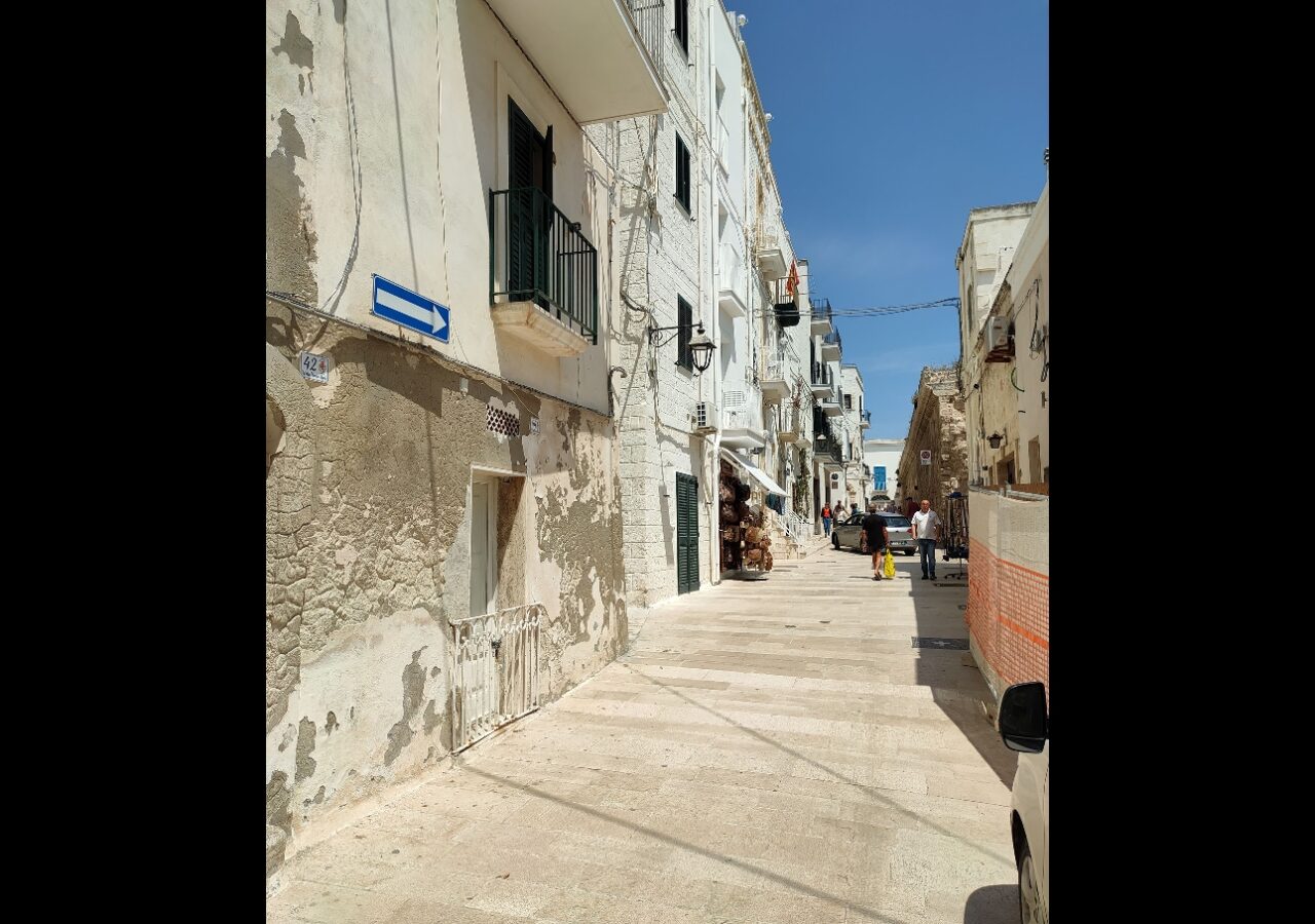 16 Rue de Monopoli