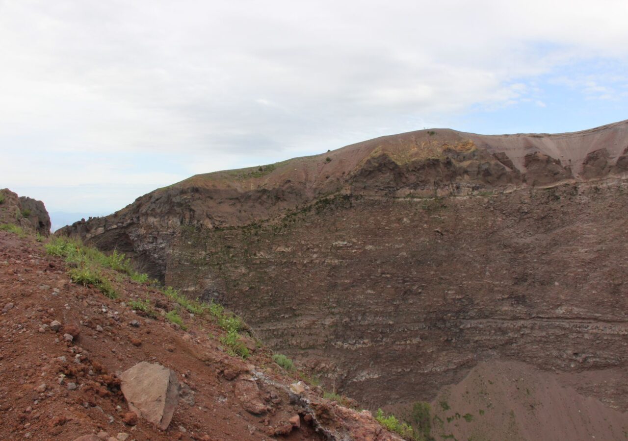 24 Les produits et laves volcaniques du Vésuve sont variés