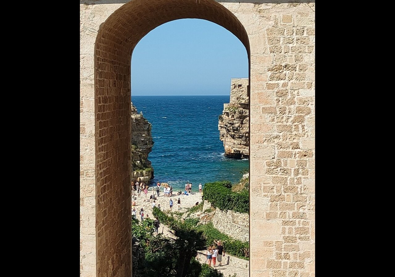 24 pont très haut surplombant la plage