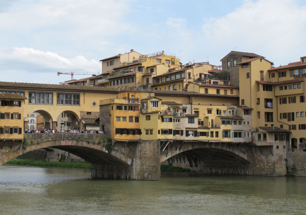 26 Ponte Vecchio, le pont le plus célèbre et le plus touristique de Florence