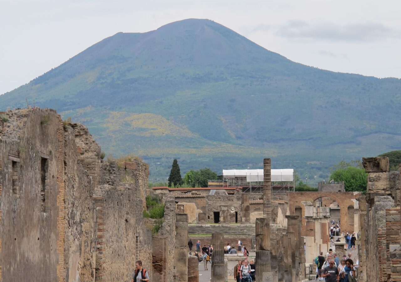 52 Le Vésuve veille sur Pompéi