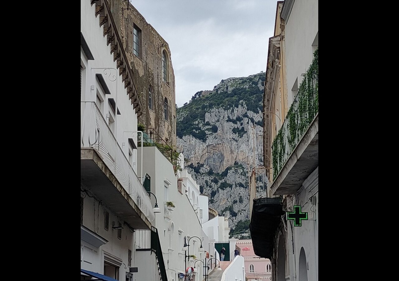 64 Le centre historique de Capri