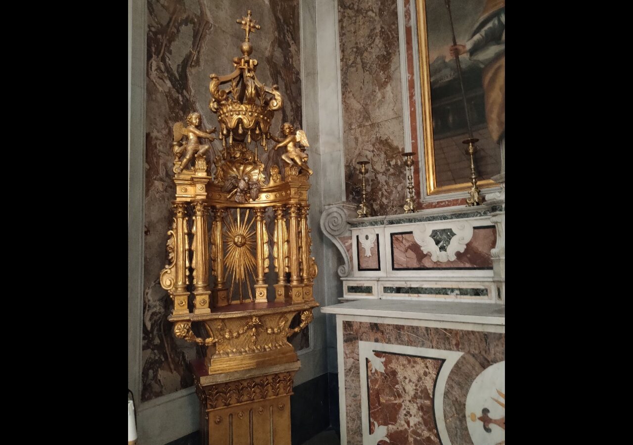 74 L'intérieur de l'église Santa Maria delle Grazie.